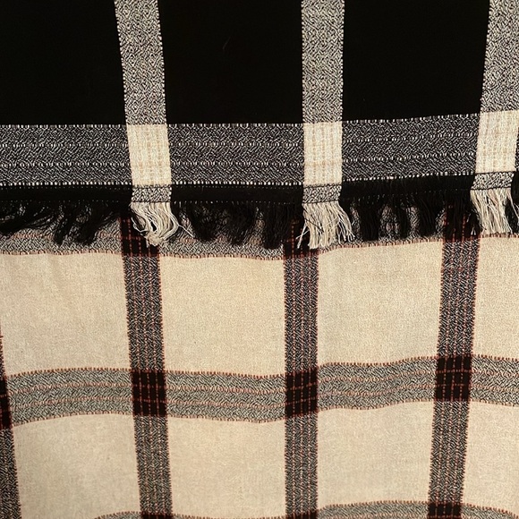 Entro Black and White Plaid Button Down Shirt - Picture 8 of 10